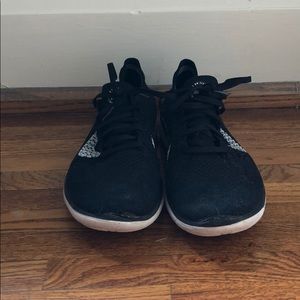 Nike run shoes